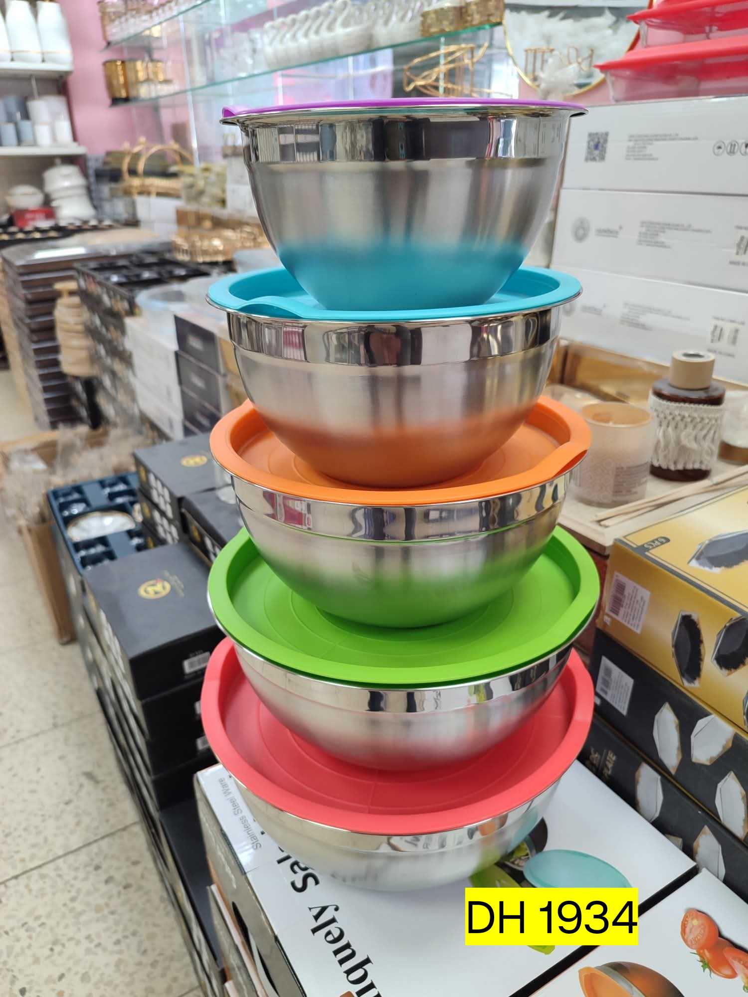 5Pcs Stainless Steel Mixing Bowls 18-26cm Diameter Metal Nesting Bowls with Colorful Airtight Lids Non-Slip Bottoms